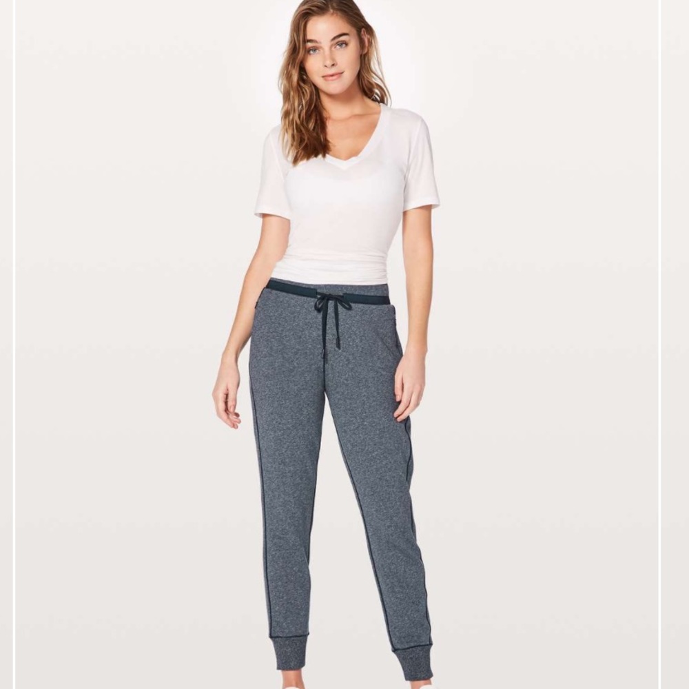 SOLD 12 Lululemon Cool & Collected Jogger *28"
Heathered Speckled True Navy